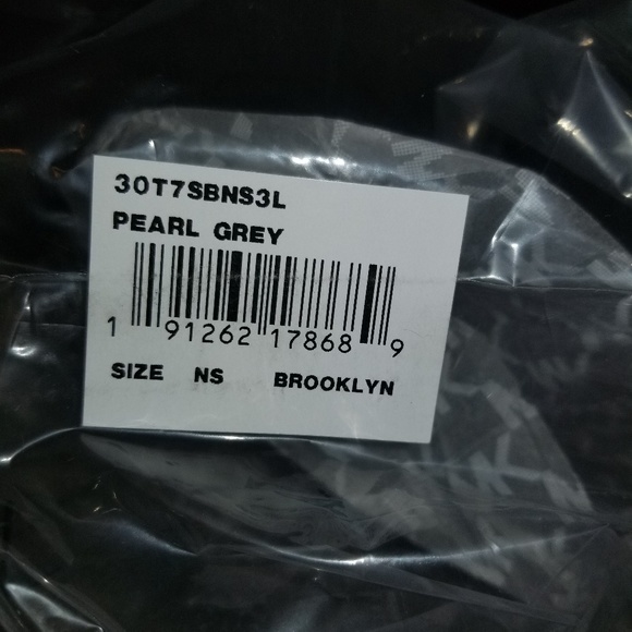 Michael Kors purse - Picture 3 of 5